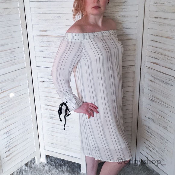 Off the Shoulder Striped Dress - Picture 3 of 8